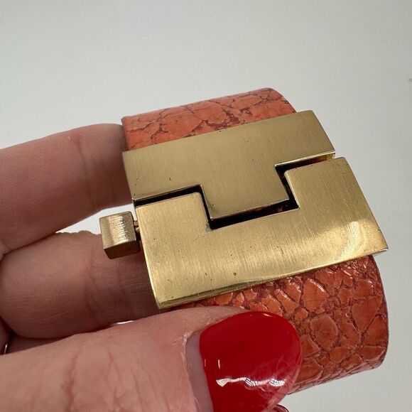 Leighelena Womens Genuine Leather Stingray‎ Wide Jigsaw Cuff Bracelet Orange - Picture 10 of 12